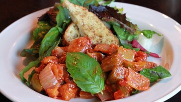 Egy izgalmas nyári étel tele zöldségekkel: a szicíliai caponata